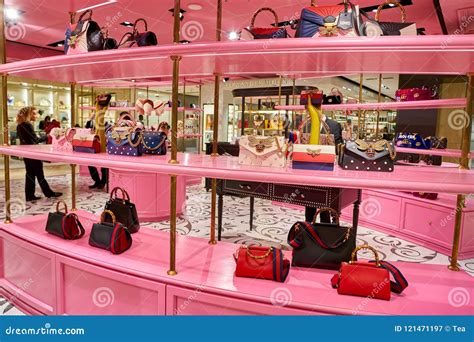 gucci outlet in rome|gucci outlet rome italy.